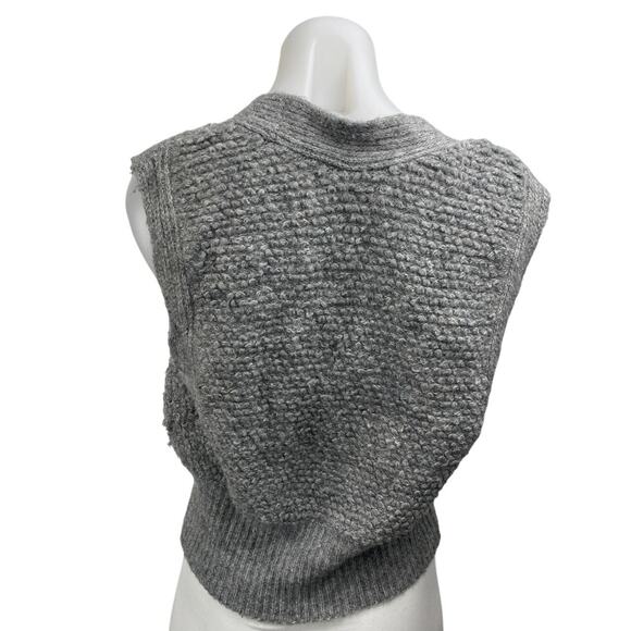 Urban Outfitters Paige Gray Textured Knit Sleeveless Button Crop Sweater Vest M - Picture 2 of 4